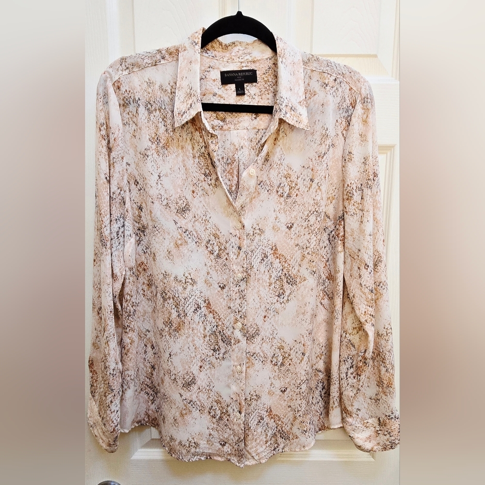 Banana Republic Button Down Blouse